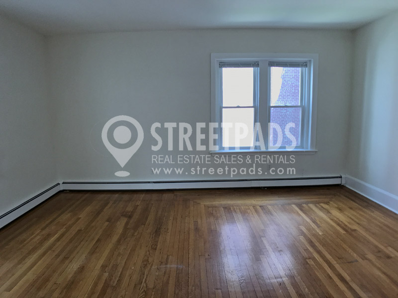 Studio bed, 1 bath apartment for rent at 1539 Beacon St Unit 4, Griggs Park — photo 2 of 14