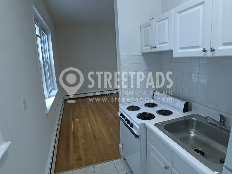 Studio bed, 1 bath apartment for rent at 1539 Beacon St Unit 4, Griggs Park — photo 10 of 14