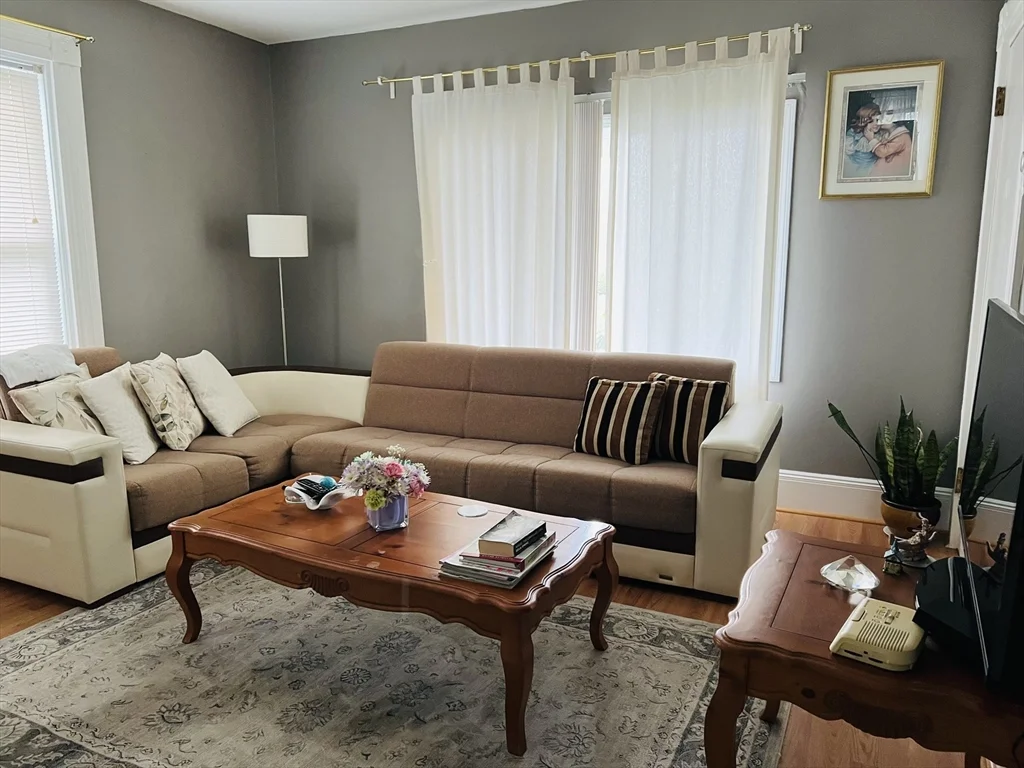 1 bed, 1 bath apartment for rent at 153A Belmont St Unit 1, Everett