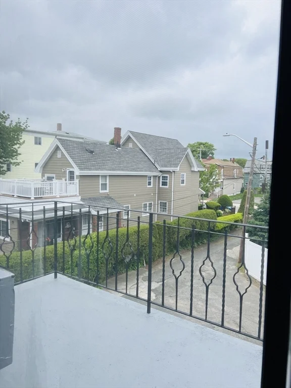 1 bed, 1 bath apartment for rent at 153A Belmont Unit 2, Everett — photo 9 of 10