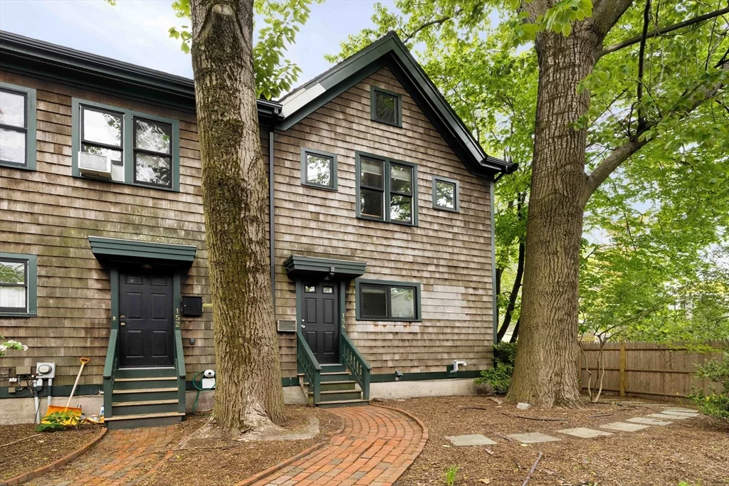 3 bed, 2 bath apartment for rent at 154 Allston St Unit 154, Cambridgeport — photo 1 of 27