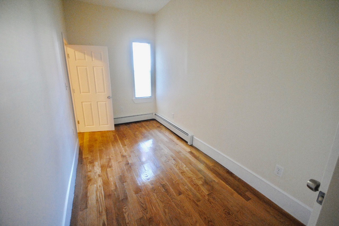 4 bed, 2 bath apartment for rent at 154 Bennington St Unit 2, East Boston — photo 5 of 10