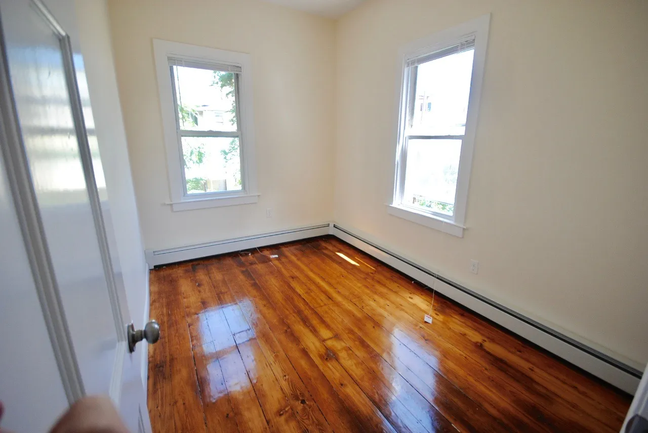 4 bed, 2 bath apartment for rent at 154 Bennington St Unit 3, East Boston — photo 4 of 10