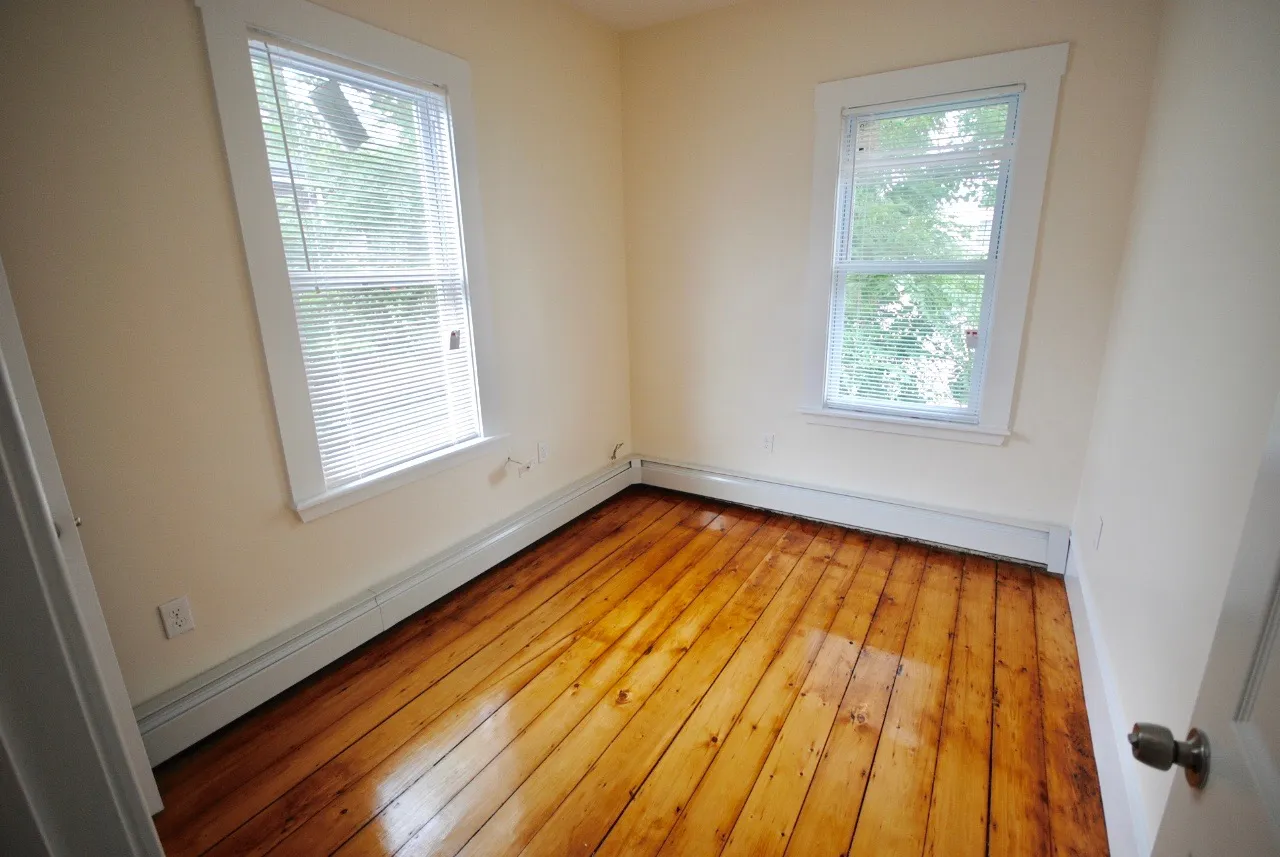 4 bed, 2 bath apartment for rent at 154 Bennington St Unit 3, East Boston — photo 5 of 10