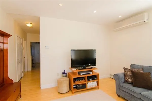 2 bed, 1 bath apartment for rent at 154 Boylston Unit 2, Jamaica Plain — photo 4 of 25