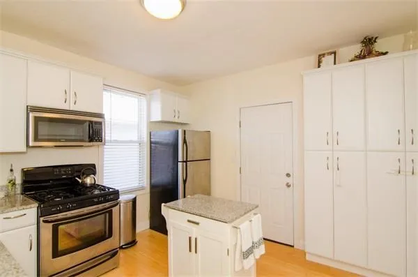 2 bed, 1 bath apartment for rent at 154 Boylston Unit 2, Jamaica Plain — photo 7 of 25