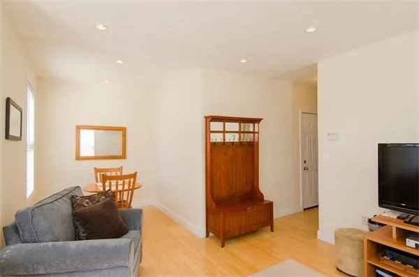 2 bed, 1 bath apartment for rent at 154 Boylston Unit 2, Jamaica Plain — photo 5 of 25