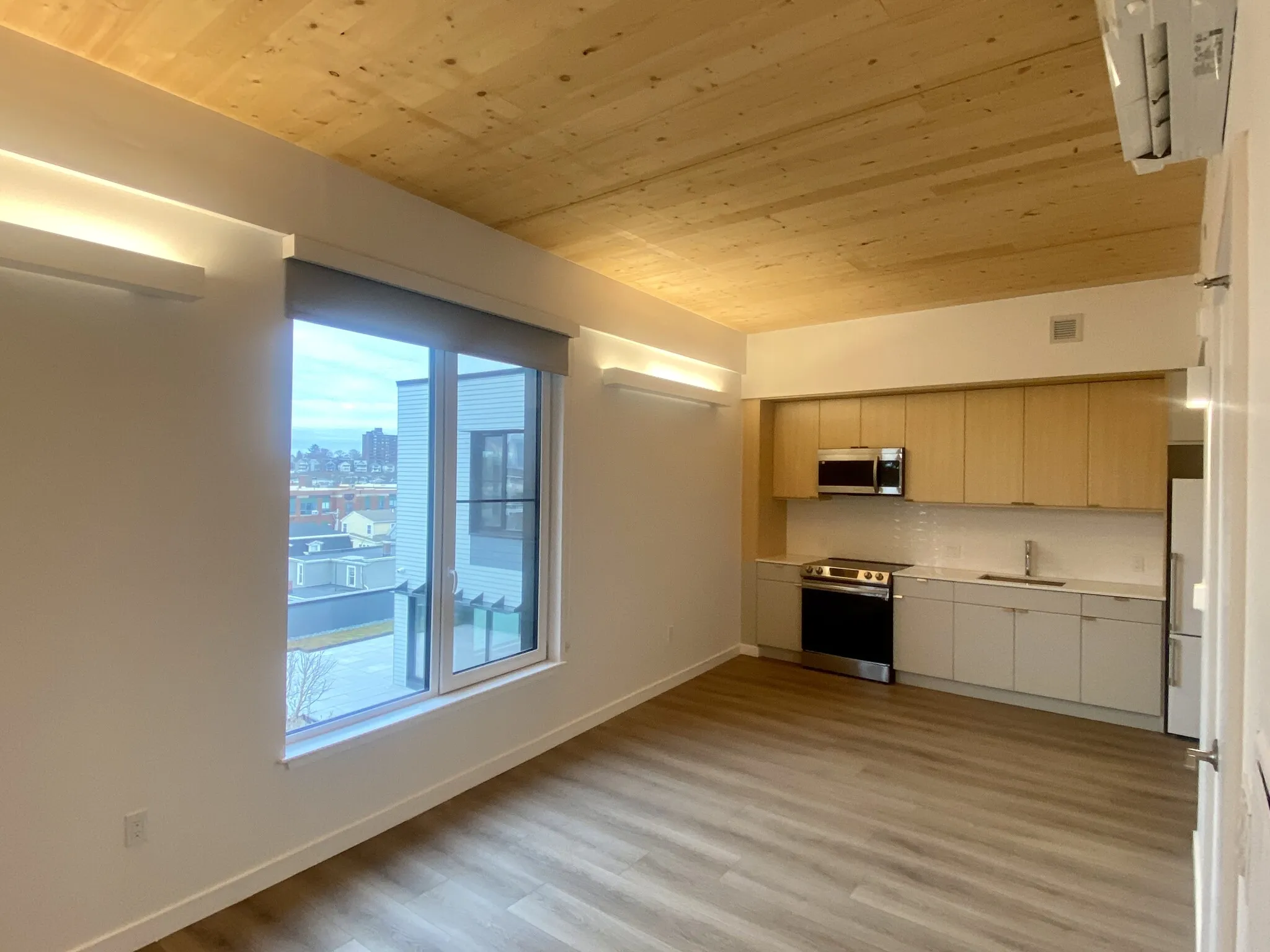 Studio bed, 1 bath apartment for rent at 154 Broadway Unit 505, East Somerville — photo 9 of 36