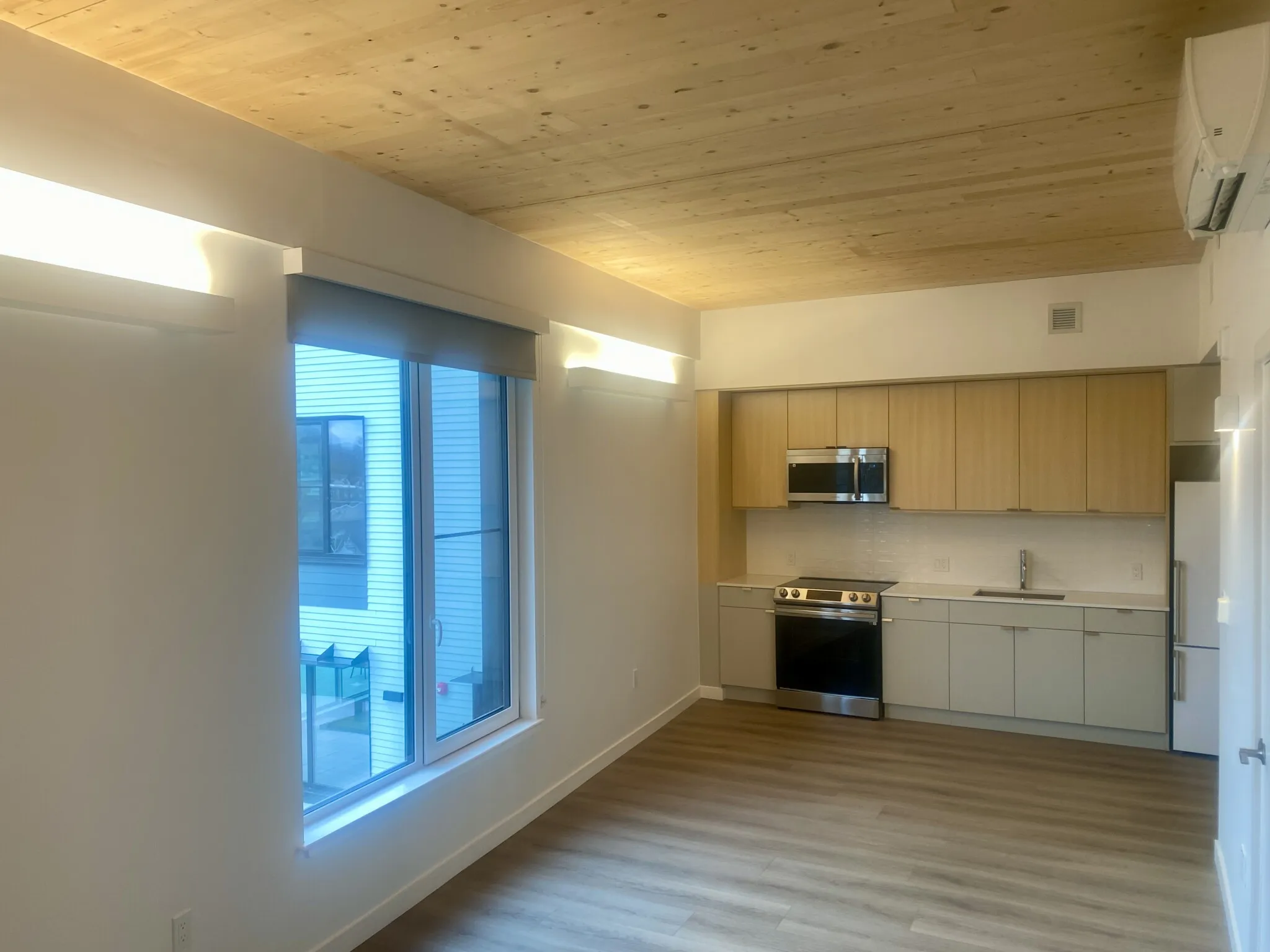 Studio bed, 1 bath apartment for rent at 154 Broadway Unit 505, East Somerville — photo 5 of 36