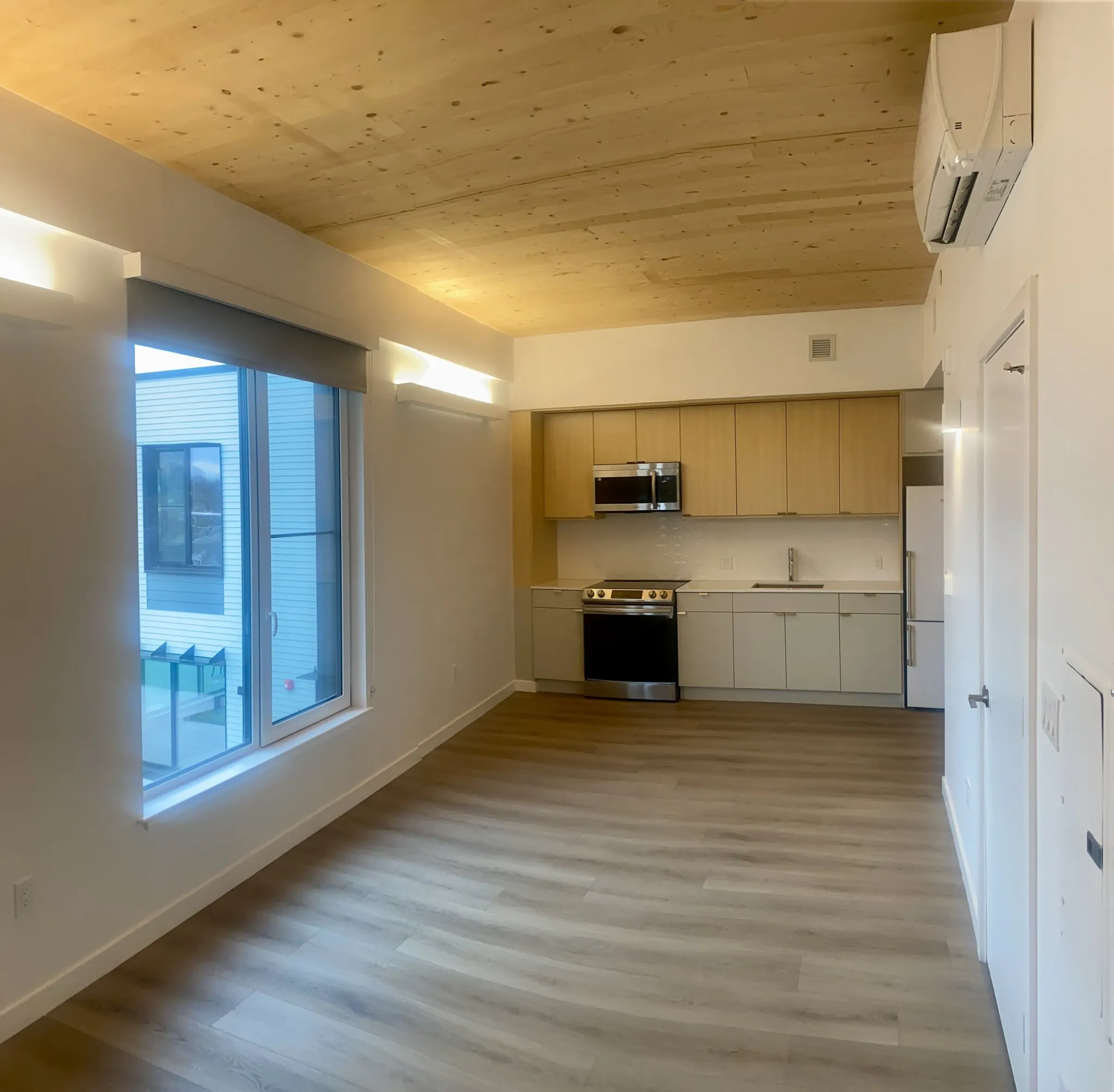 Studio bed, 1 bath apartment for rent at 154 Broadway Unit 505, East Somerville — photo 2 of 36