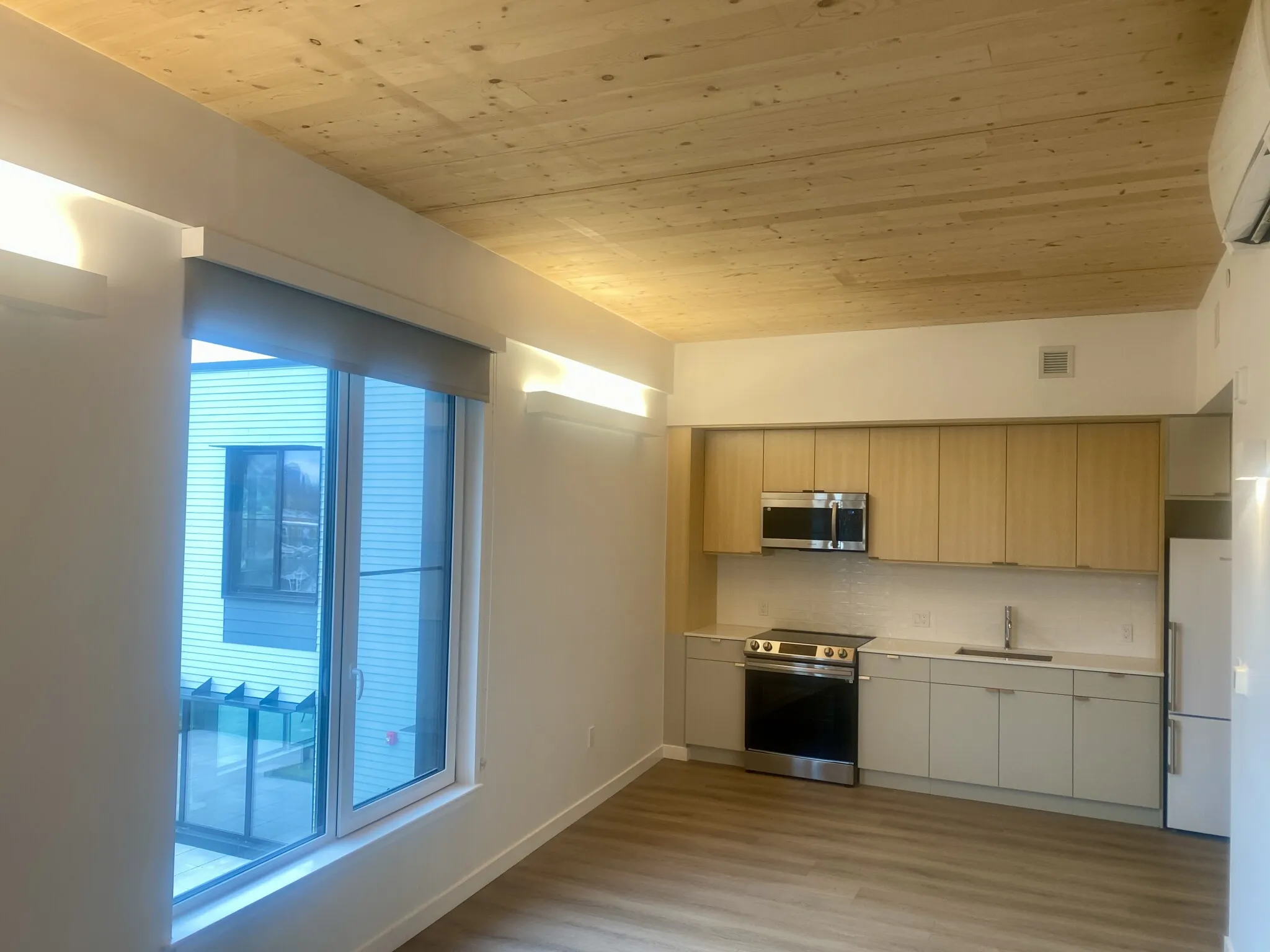 Studio bed, 1 bath apartment for rent at 154 Broadway Unit 505, East Somerville — photo 6 of 36