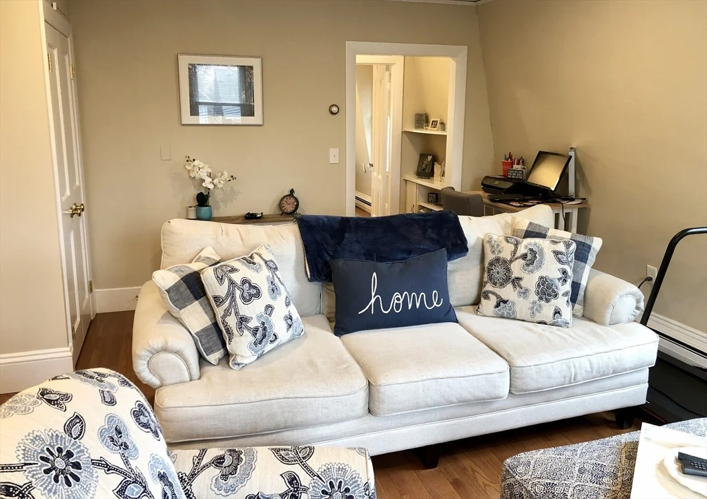 1 bed, 1 bath apartment for rent at 154 Central St Unit 10, Magoun Square — photo 2 of 17