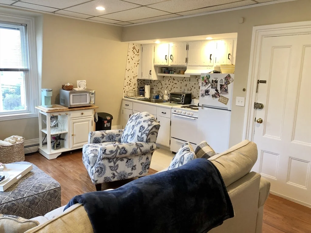 1 bed, 1 bath apartment for rent at 154 Central St Unit 10, Magoun Square — photo 6 of 17
