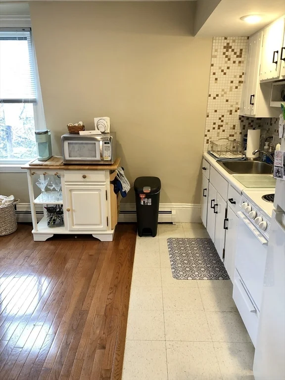 1 bed, 1 bath apartment for rent at 154 Central St Unit 10, Magoun Square — photo 8 of 17
