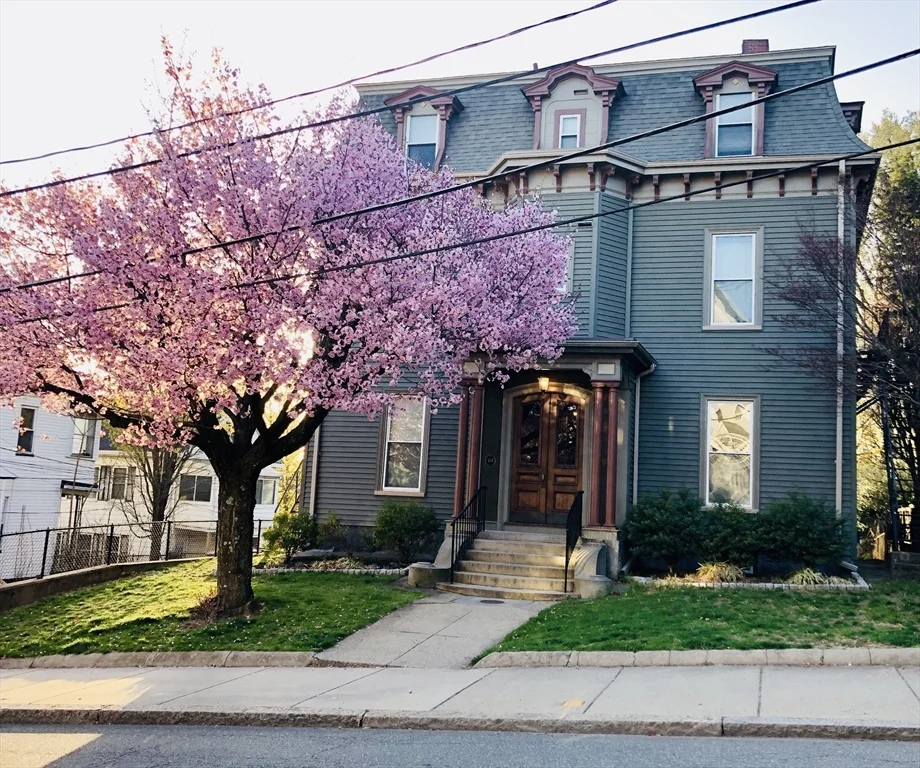 1 bed, 1 bath apartment for rent at 154 Central St Unit 10, Magoun Square — photo 1 of 17