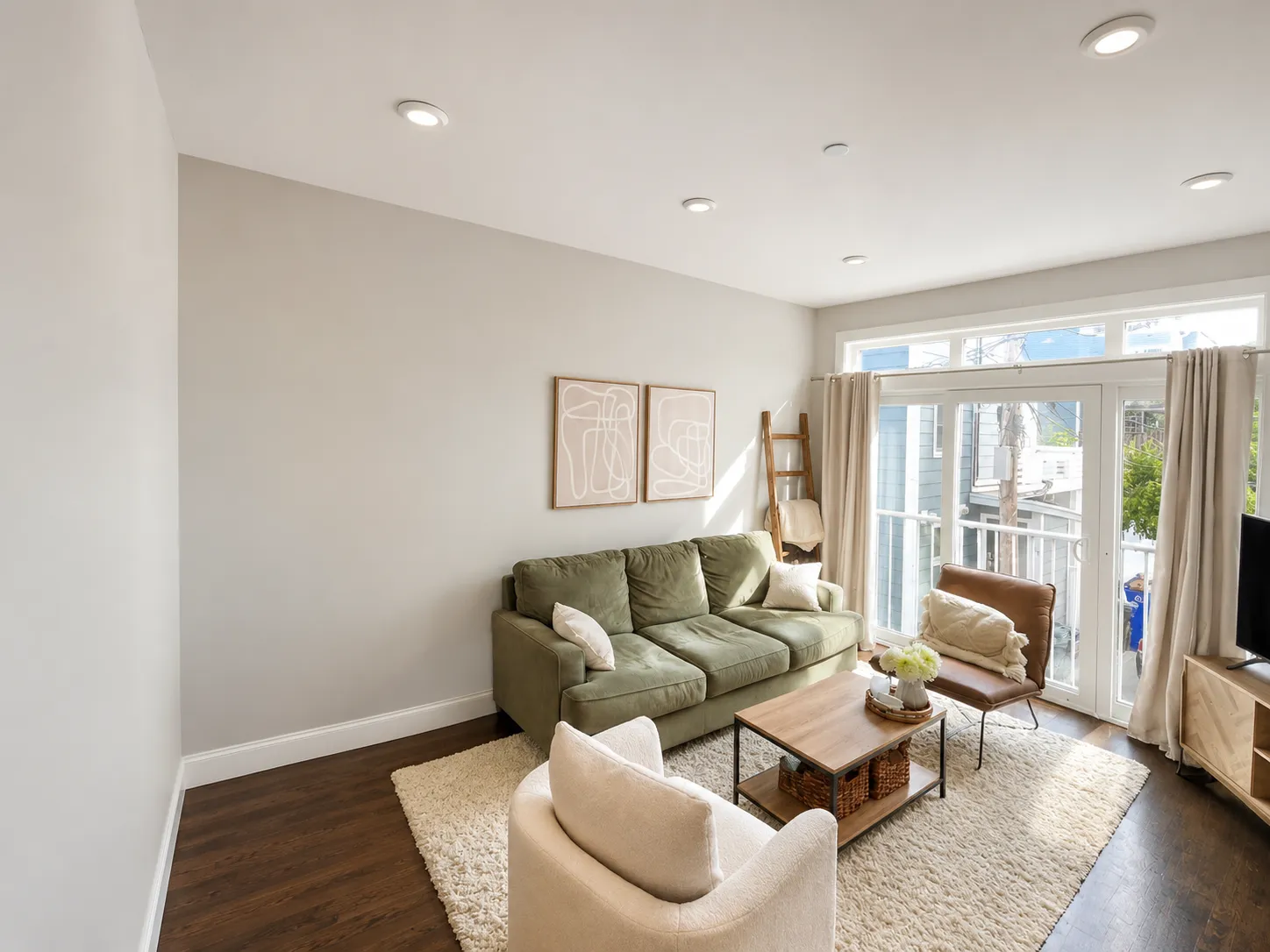 2 bed, 2 bath apartment for rent at 154 Gold St Unit 1, South Boston — photo 14 of 15
