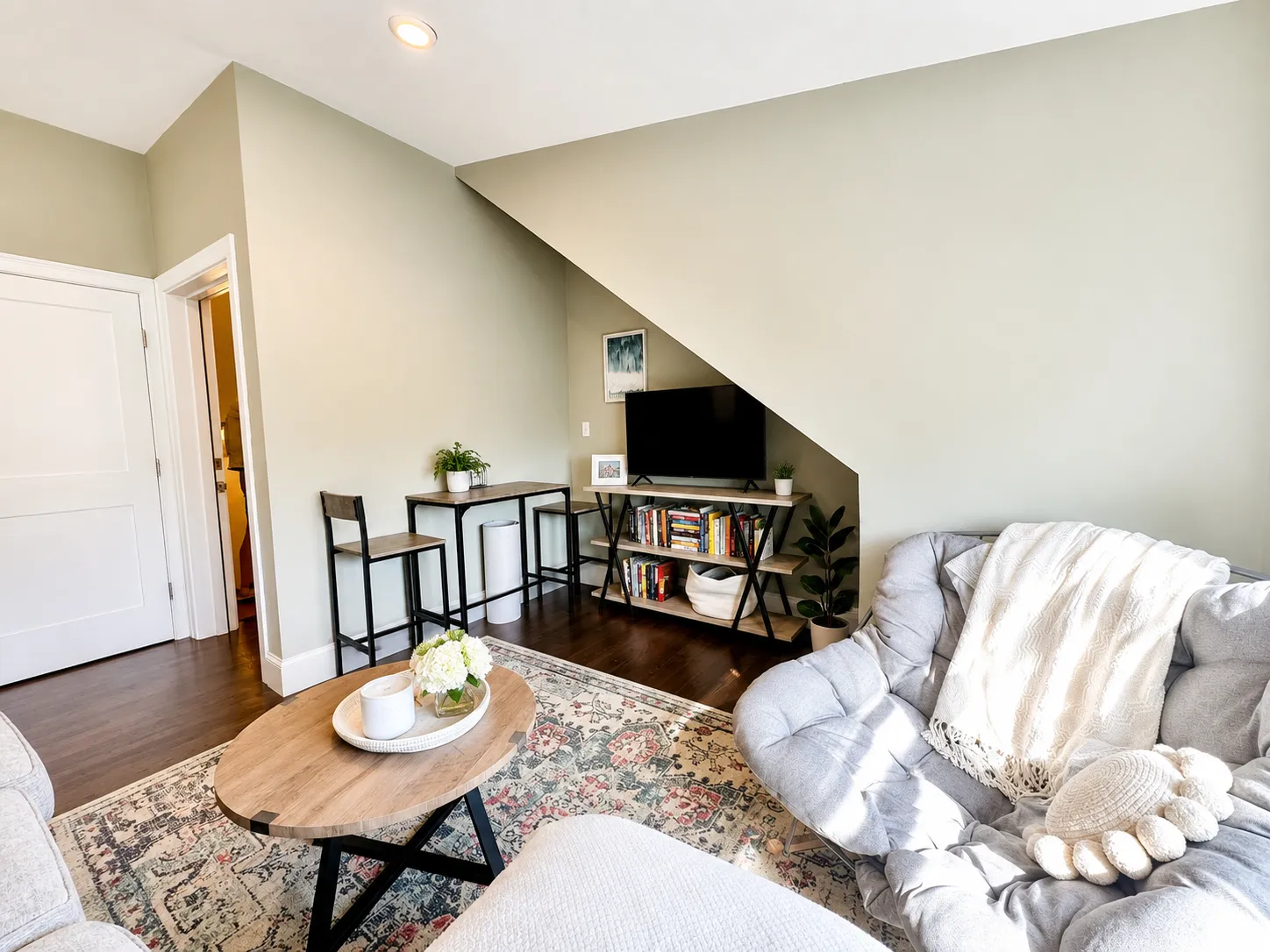 2 bed, 1 bath apartment for rent at 154 Gold St Unit 3, South Boston — photo 8 of 21