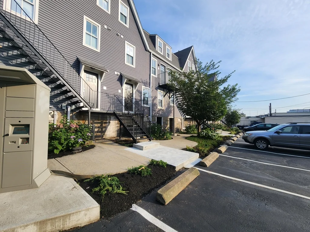 1 bed, 1 bath apartment for rent at 154 Granite St Unit 160-1, Quincy — photo 1 of 19