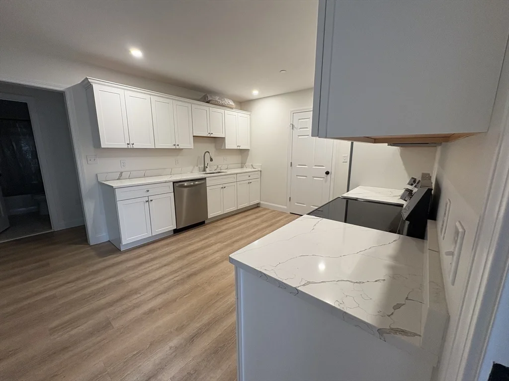 2 bed, 1 bath apartment for rent at 154 Granite St Unit 2&3, Rockport — photo 10 of 22