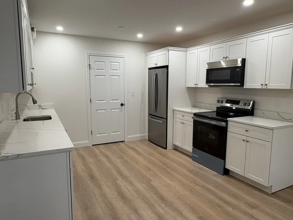 2 bed, 1 bath apartment for rent at 154 Granite St Unit 2&3, Rockport — photo 9 of 22