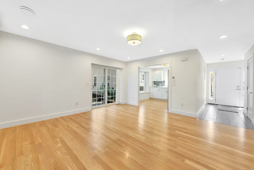 3 bed, 2 bath apartment for rent at 154 Highland St Unit 154, Roxbury — photo 6 of 35