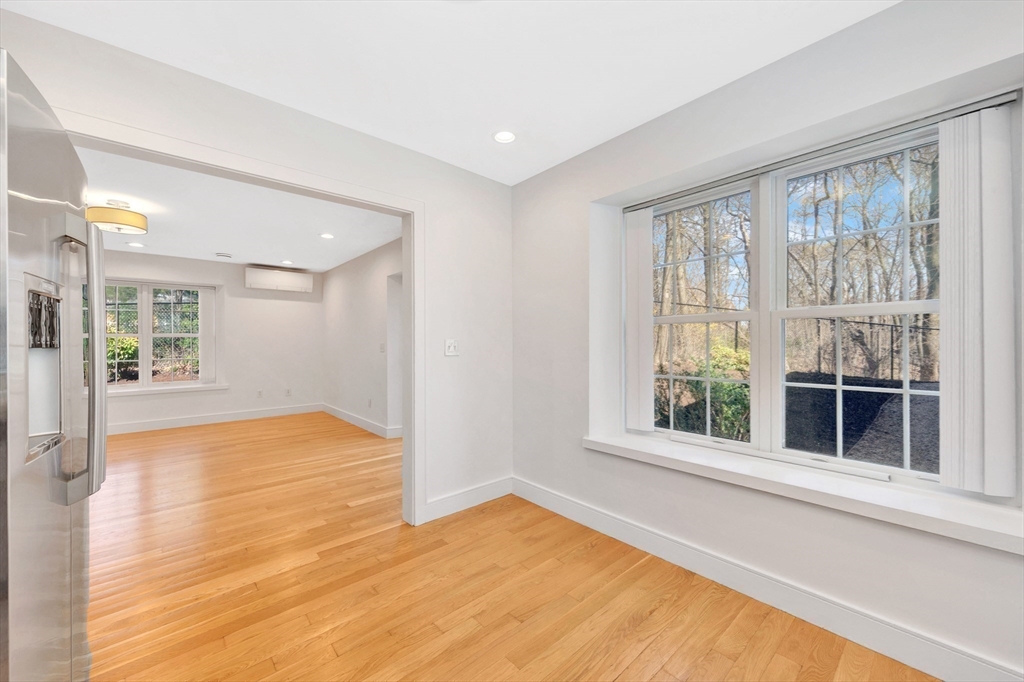 3 bed, 2 bath apartment for rent at 154 Highland St Unit 154, Roxbury — photo 8 of 35