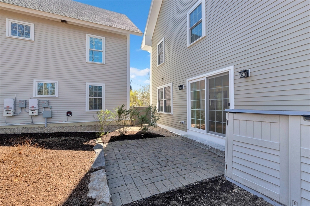 3 bed, 2 bath apartment for rent at 154 Highland St Unit 154, Roxbury — photo 30 of 35