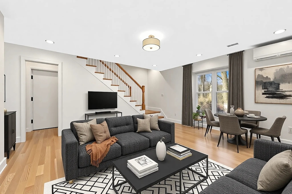 3 bed, 2 bath apartment for rent at 154 Highland St Unit 154, Roxbury — photo 1 of 35