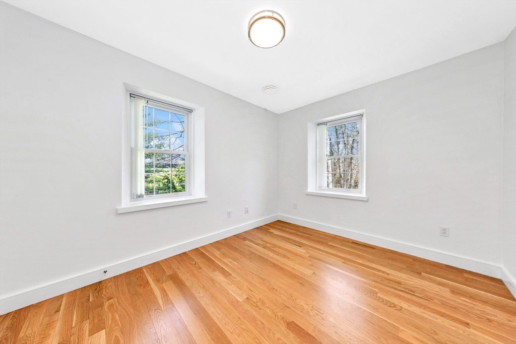 3 bed, 2 bath apartment for rent at 154 Highland St Unit 154, Roxbury — photo 22 of 35