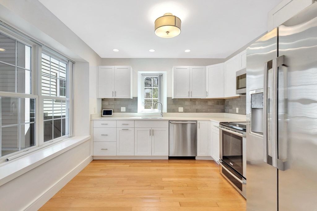 3 bed, 2 bath apartment for rent at 154 Highland St Unit 154, Roxbury — photo 12 of 35