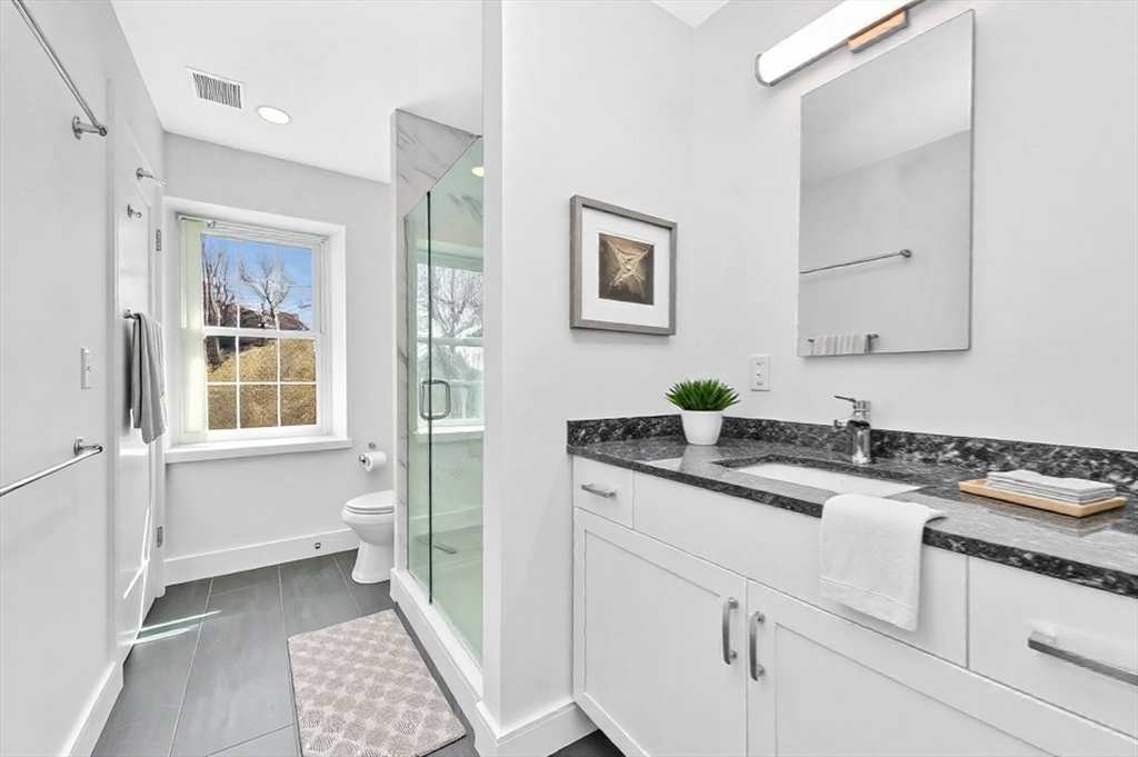 3 bed, 2 bath apartment for rent at 154 Highland St Unit 154, Roxbury — photo 20 of 35