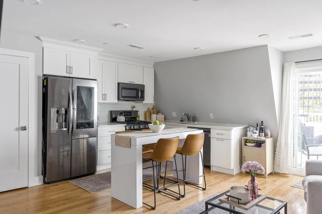 1 bed, 1 bath apartment for rent at 154 Lexington St Unit 3, East Boston