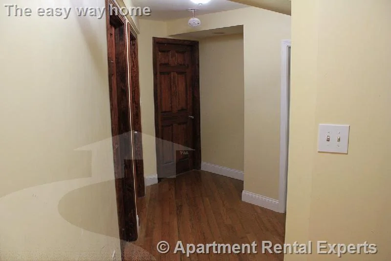 6 bed, 2 bath apartment for rent at 154 Magazine St Unit 1, Cambridgeport — photo 2 of 9
