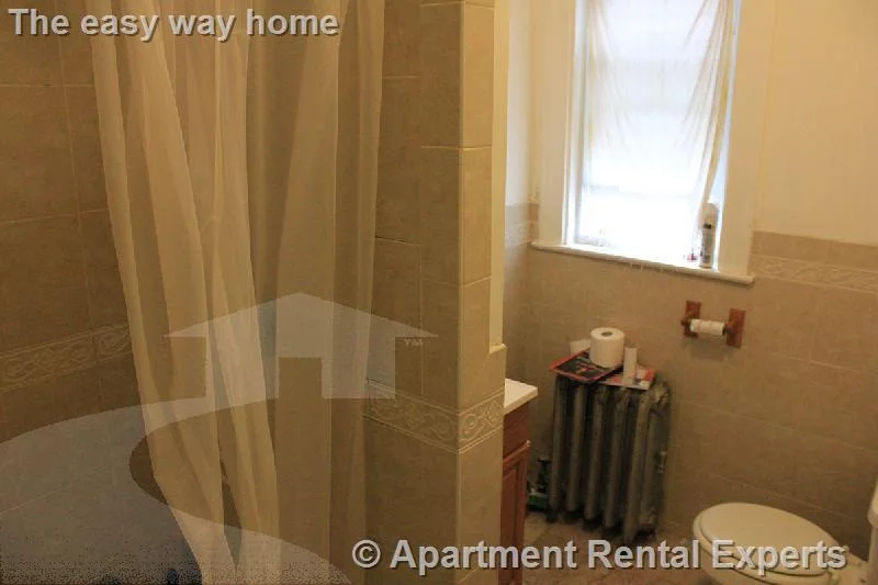 6 bed, 2 bath apartment for rent at 154 Magazine St Unit 1, Cambridgeport — photo 5 of 9