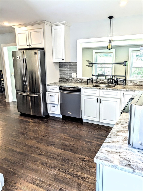 3 bed, 1 bath apartment for rent at 154 Main St Unit 1, Douglas