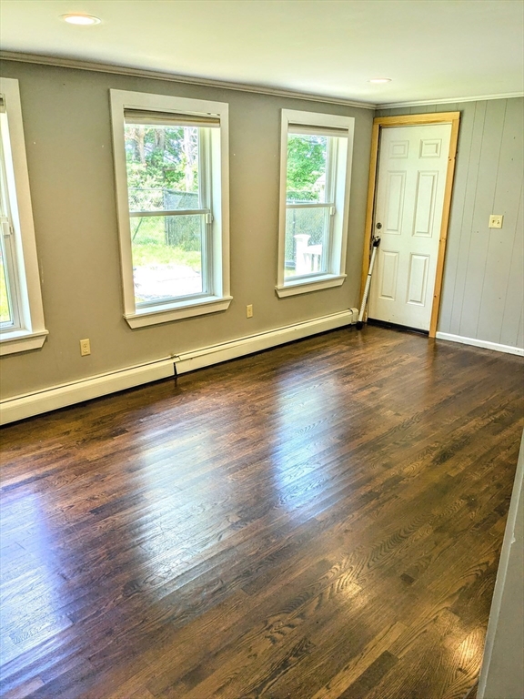 3 bed, 1 bath apartment for rent at 154 Main St Unit 1, Douglas — photo 7 of 16