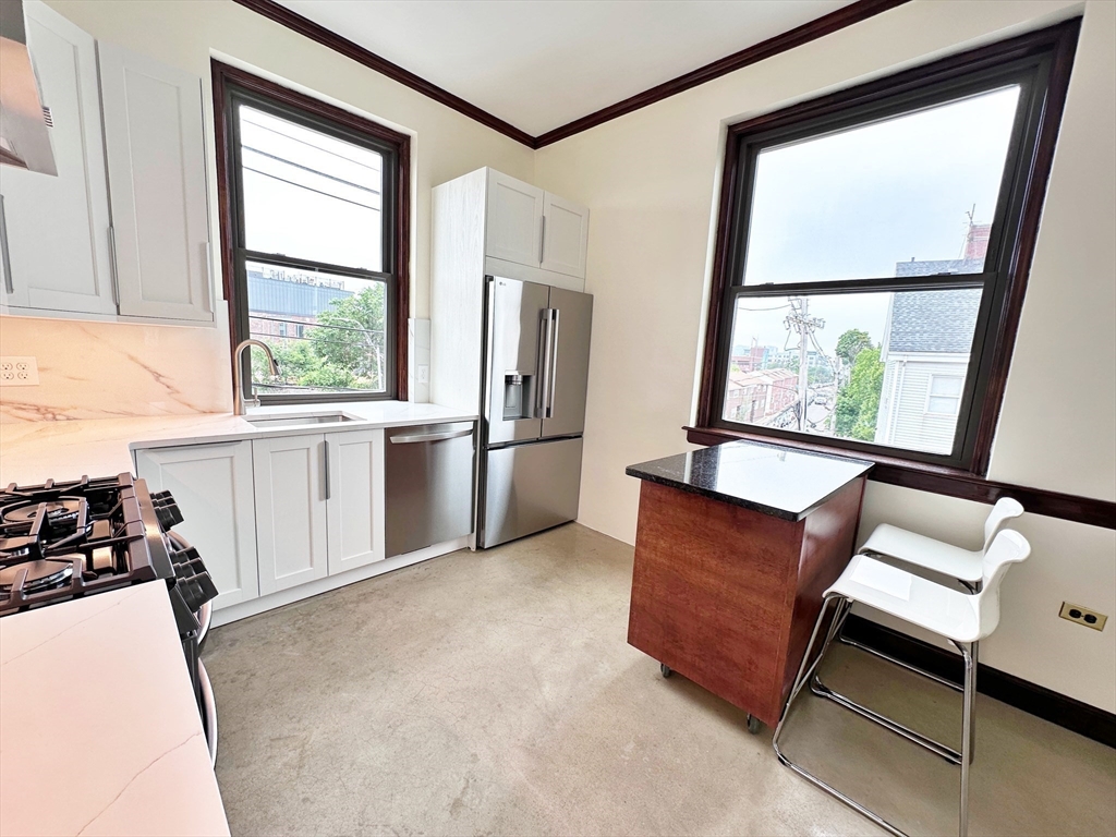 1 bed, 1 bath apartment for rent at 154 Maverick St Unit 301, East Boston — photo 4 of 20