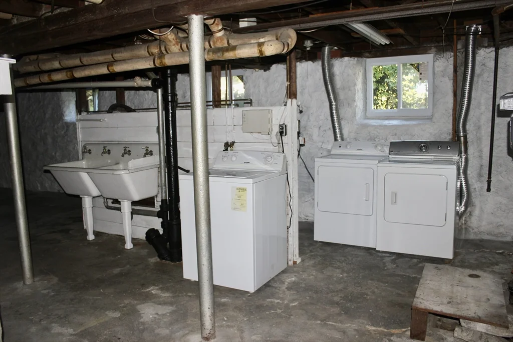 3 bed, 1 bath apartment for rent at 154 Mount Vernon St Unit 2, Malden — photo 21 of 21