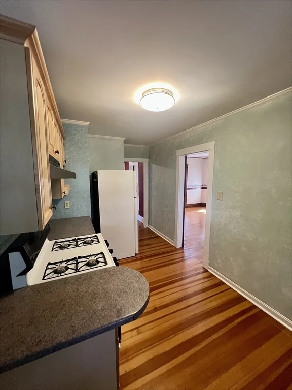 3 bed, 1 bath apartment for rent at 154 Mount Vernon St Unit 2, Malden — photo 5 of 21
