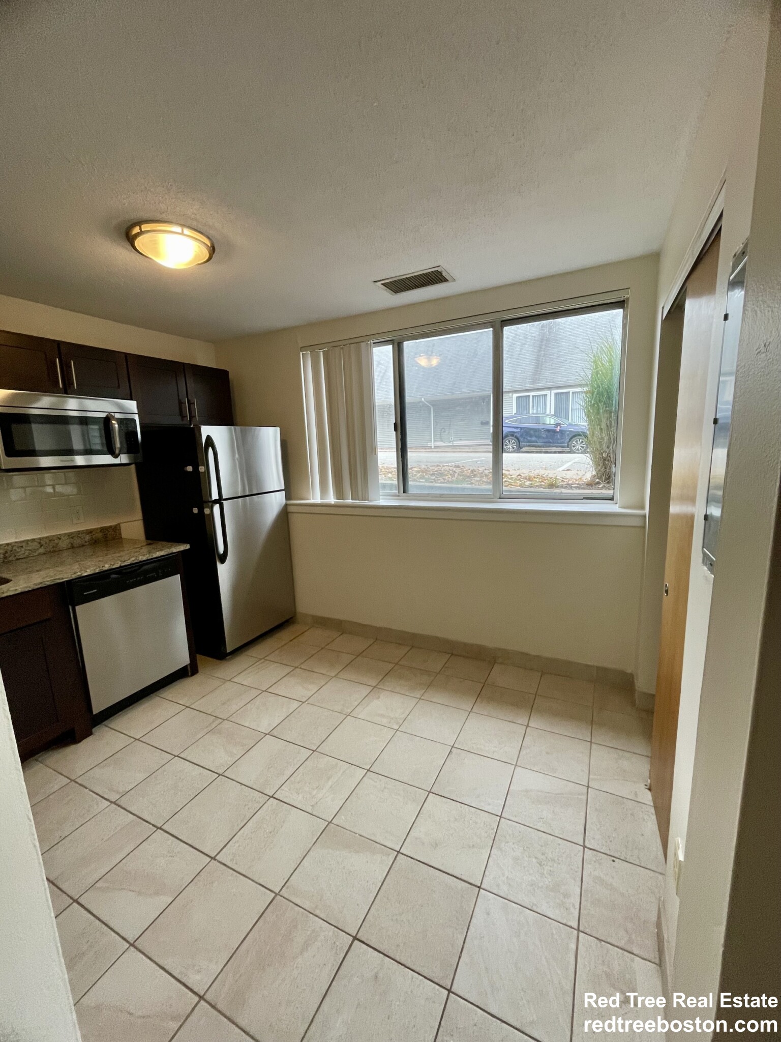 2 bed, 1.5 bath apartment for rent at 154 North Beacon St Unit A3, Brighton — photo 3 of 21