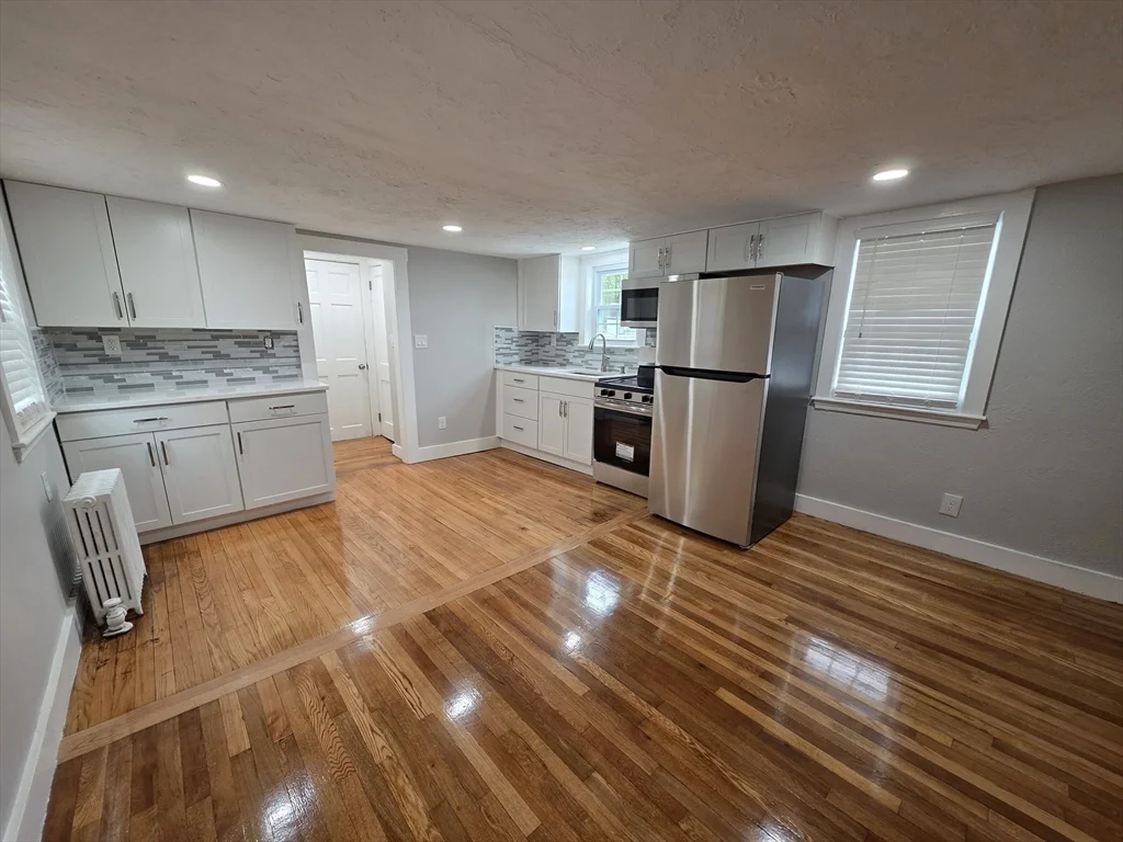 2 bed, 1 bath apartment for rent at 154 Pleasant St Unit 2, Marlborough — photo 1 of 27