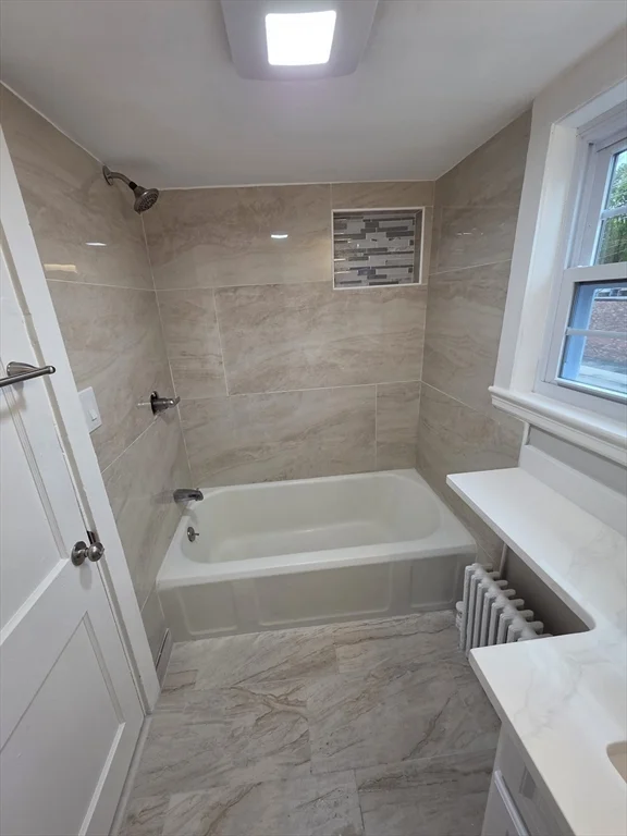 2 bed, 1 bath apartment for rent at 154 Pleasant St Unit 2, Marlborough — photo 3 of 27