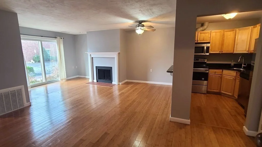 3 bed, 2 bath apartment for rent at 154 Quincy Shore Dr Unit 49, Quincy — photo 4 of 13