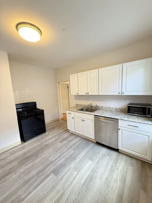 4 bed, 1 bath apartment for rent at 154 Stanwood St Unit 3, Dorchester — photo 10 of 18