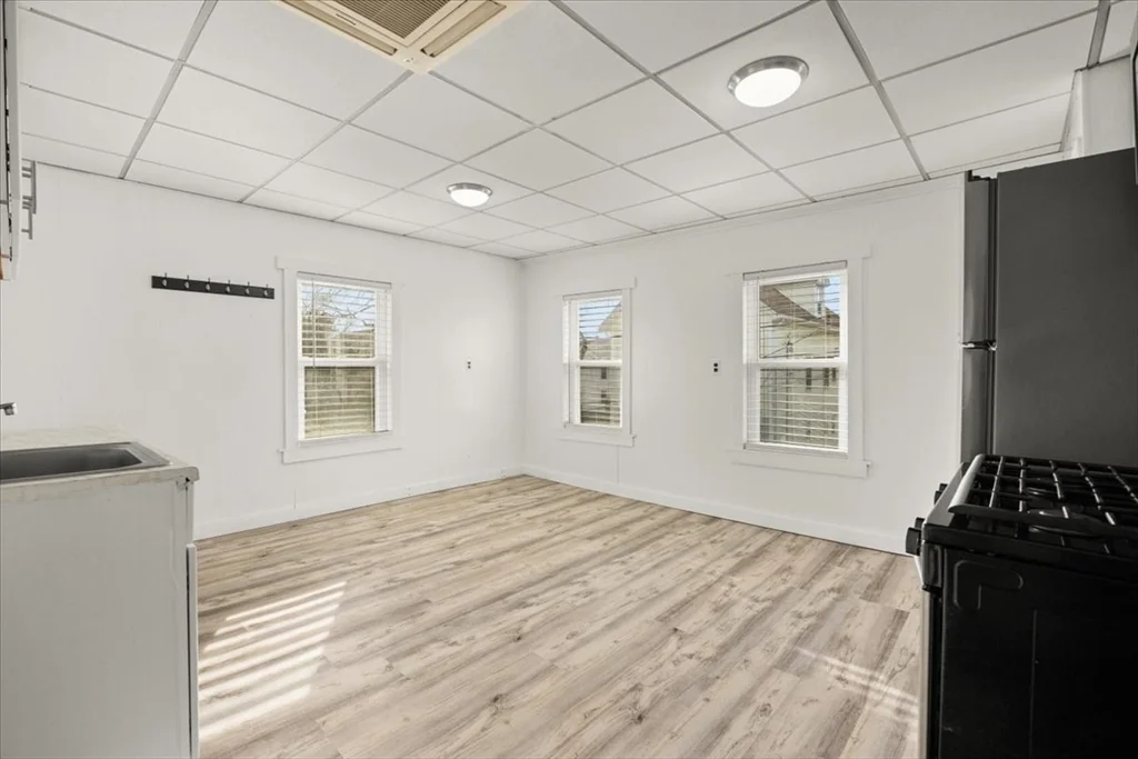 1 bed, 1 bath apartment for rent at 154 Summit St Unit 2, Pawtucket — photo 12 of 22