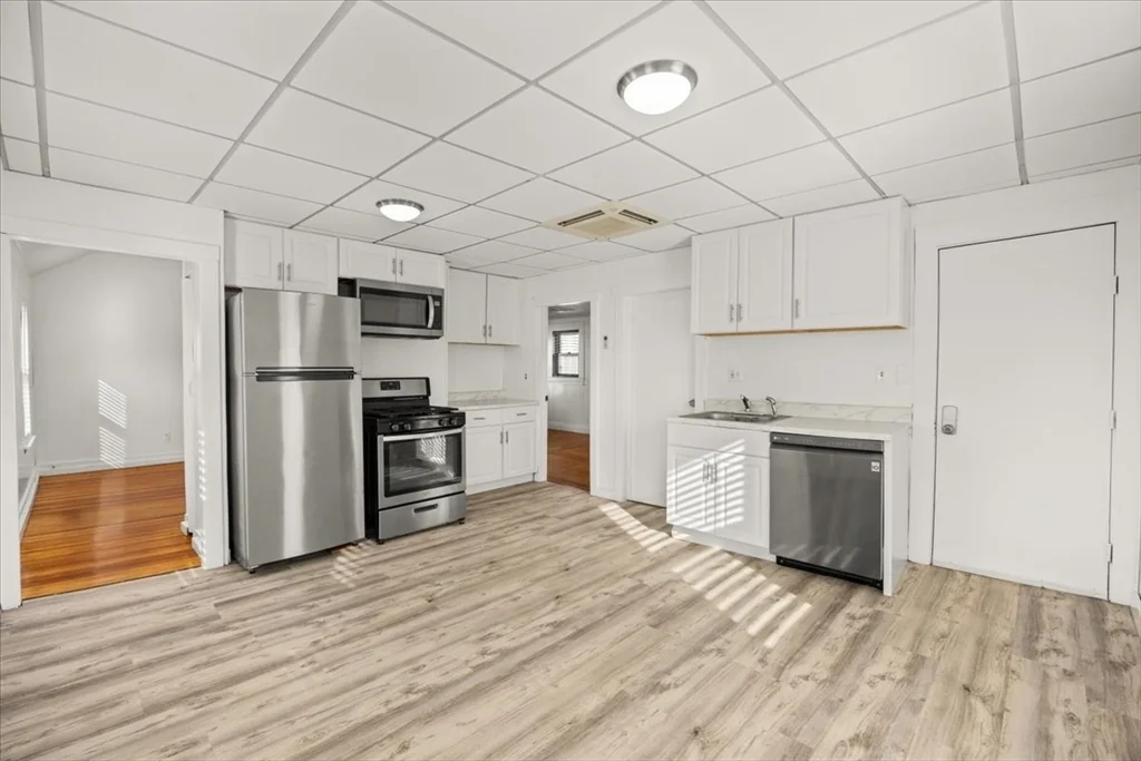 1 bed, 1 bath apartment for rent at 154 Summit St Unit 2, Pawtucket — photo 10 of 22