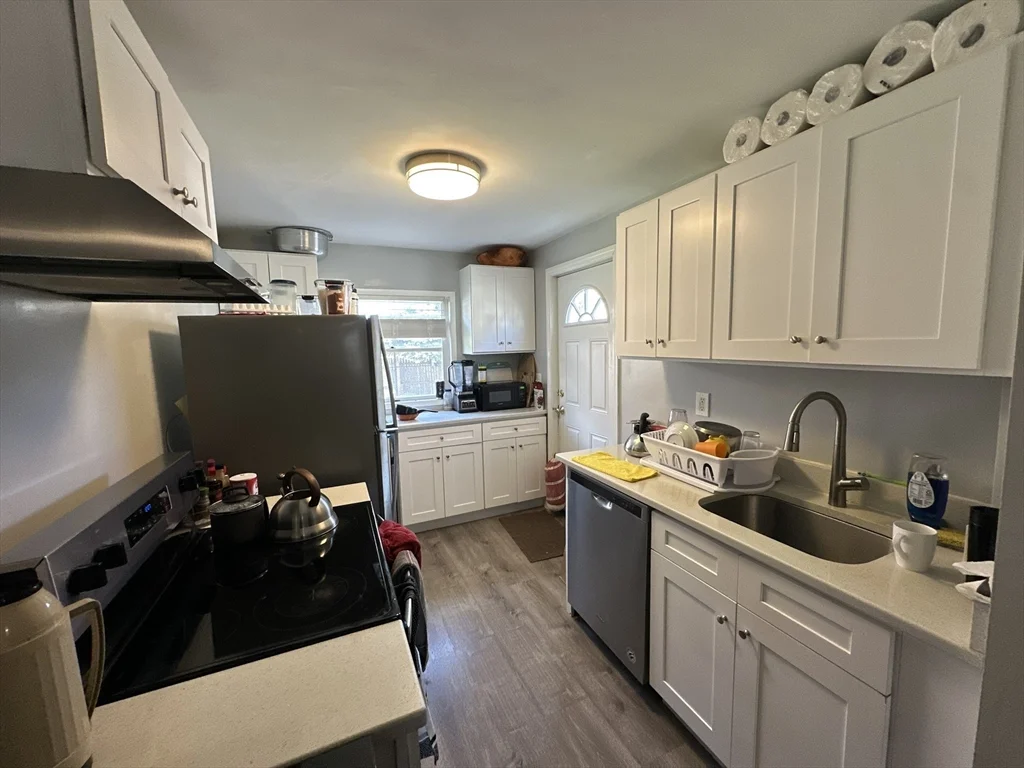 3 bed, 1 bath apartment for rent at 154 Vine St Unit 1, Everett — photo 10 of 22