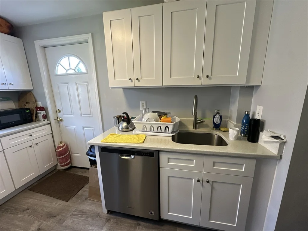 3 bed, 1 bath apartment for rent at 154 Vine St Unit 1, Everett — photo 12 of 22