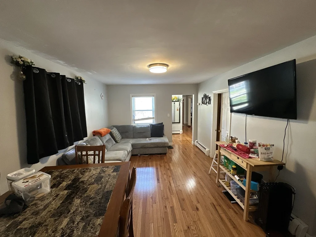 3 bed, 1 bath apartment for rent at 154 Vine St Unit 1, Everett — photo 1 of 22