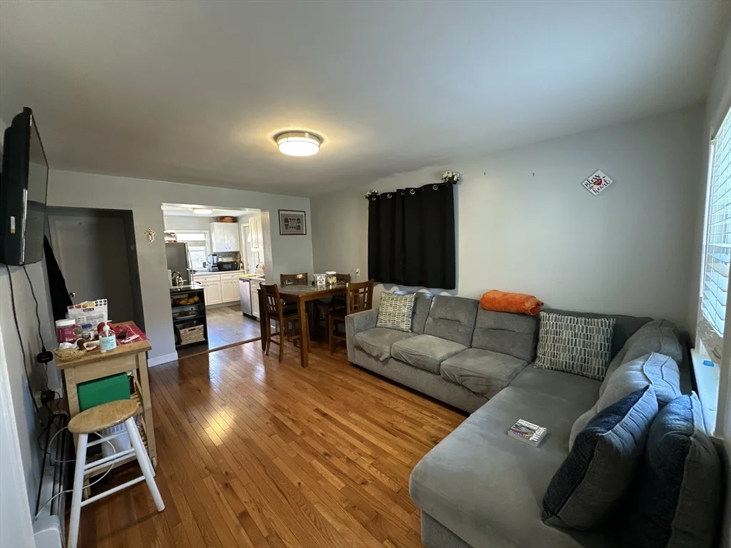 3 bed, 1 bath apartment for rent at 154 Vine St Unit 1, Everett — photo 3 of 22